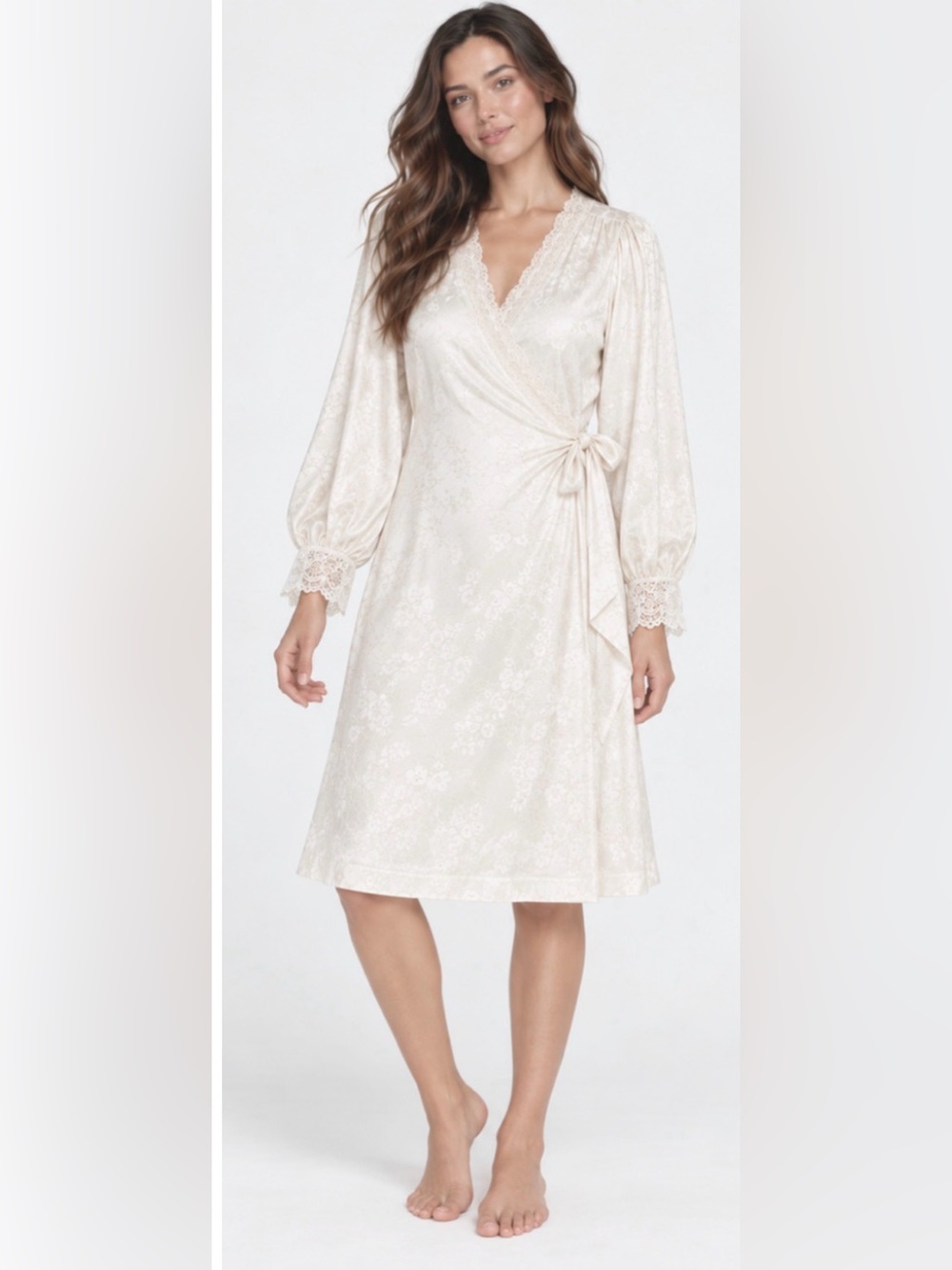 NEW VICTORIA'S SECRET COCONUT WHITE VINTAGE LACE & SATIN ROBE KIMONO SIZE M/L